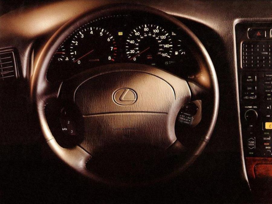  Lexus GS300 1993 года  (фото 2 из 16)